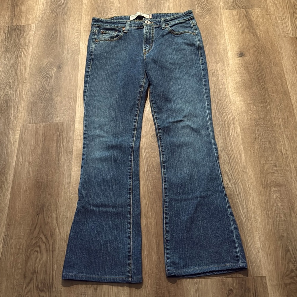 Levi's 518 Super-low Bootcut Jeans Size 9